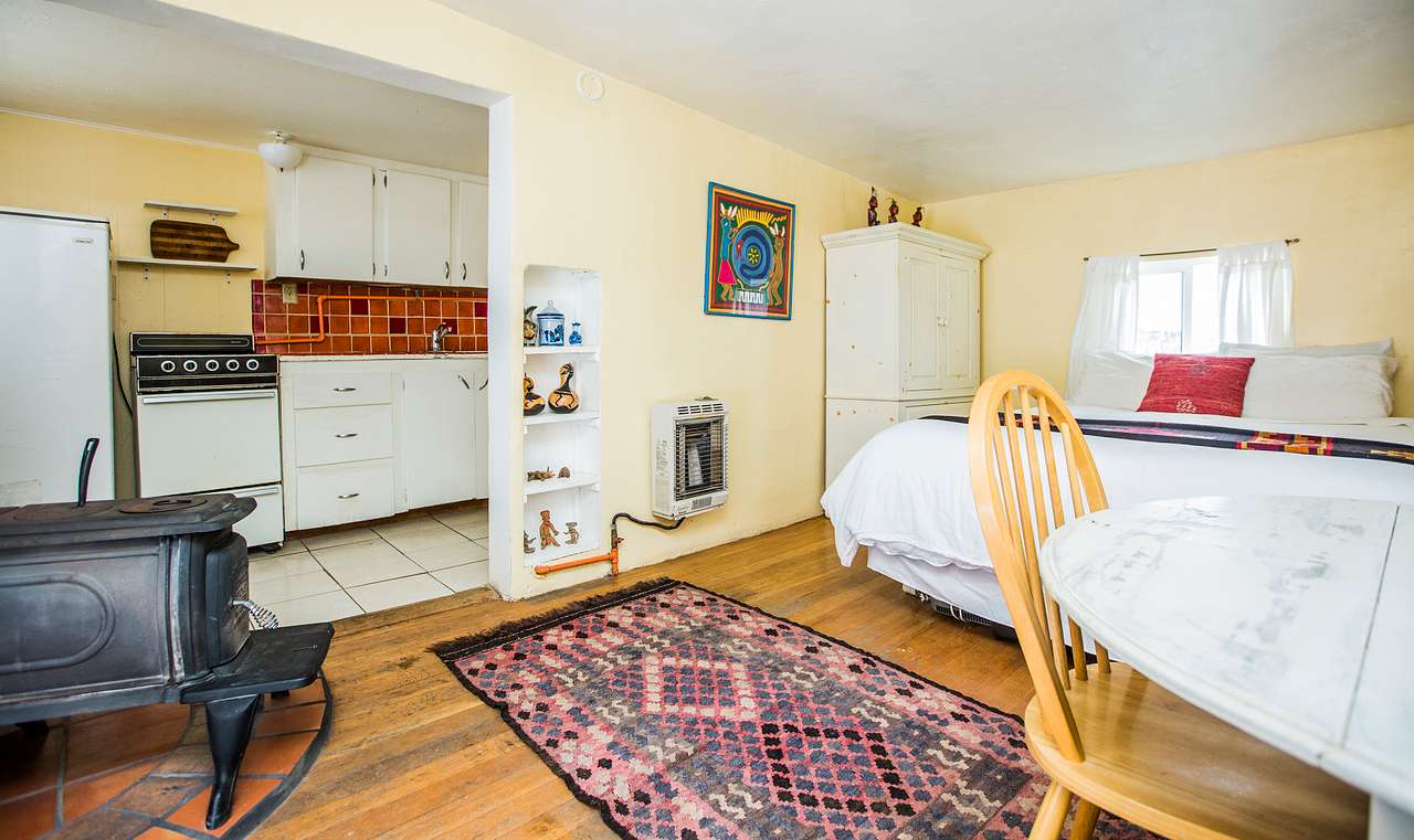 Taos Goji Farm & Eco Lodge