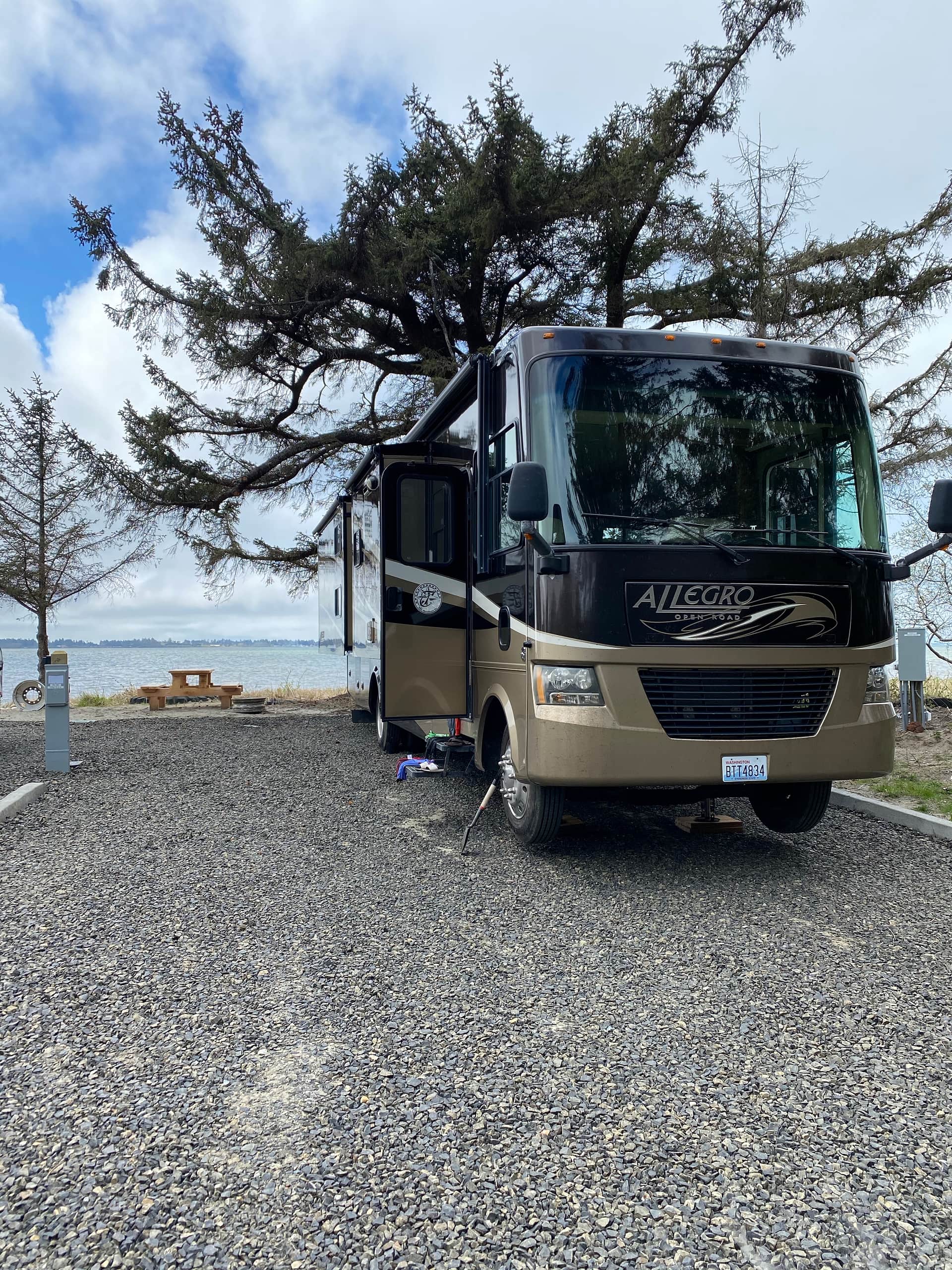 Unique Bay Front Camping - RV ONLY