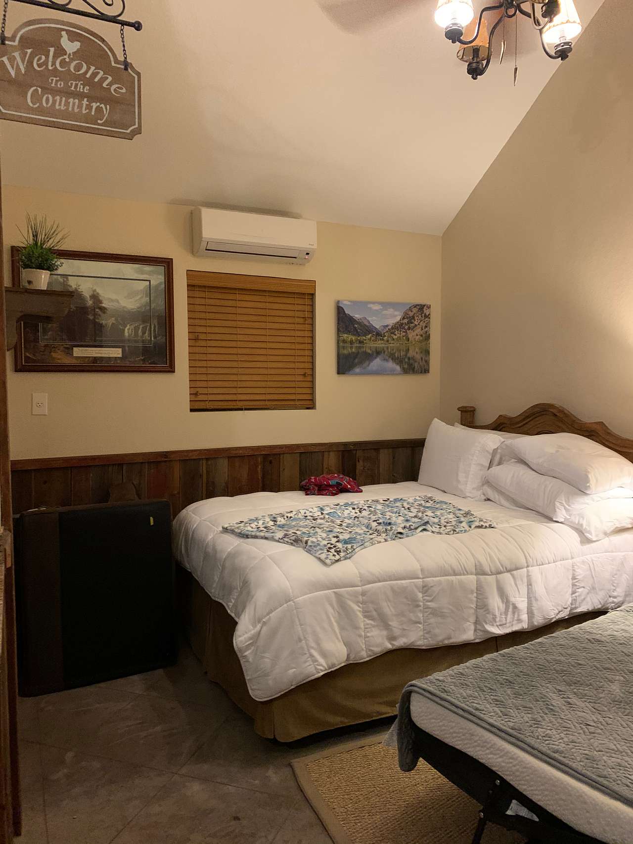 Nicole Creek Cabins and RV Park