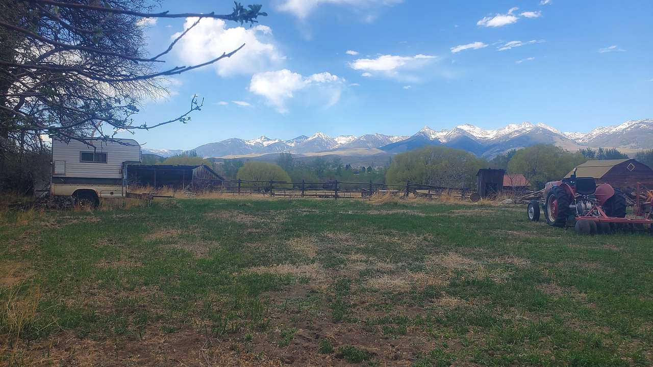 Breathtaking beaverhead basecamp
