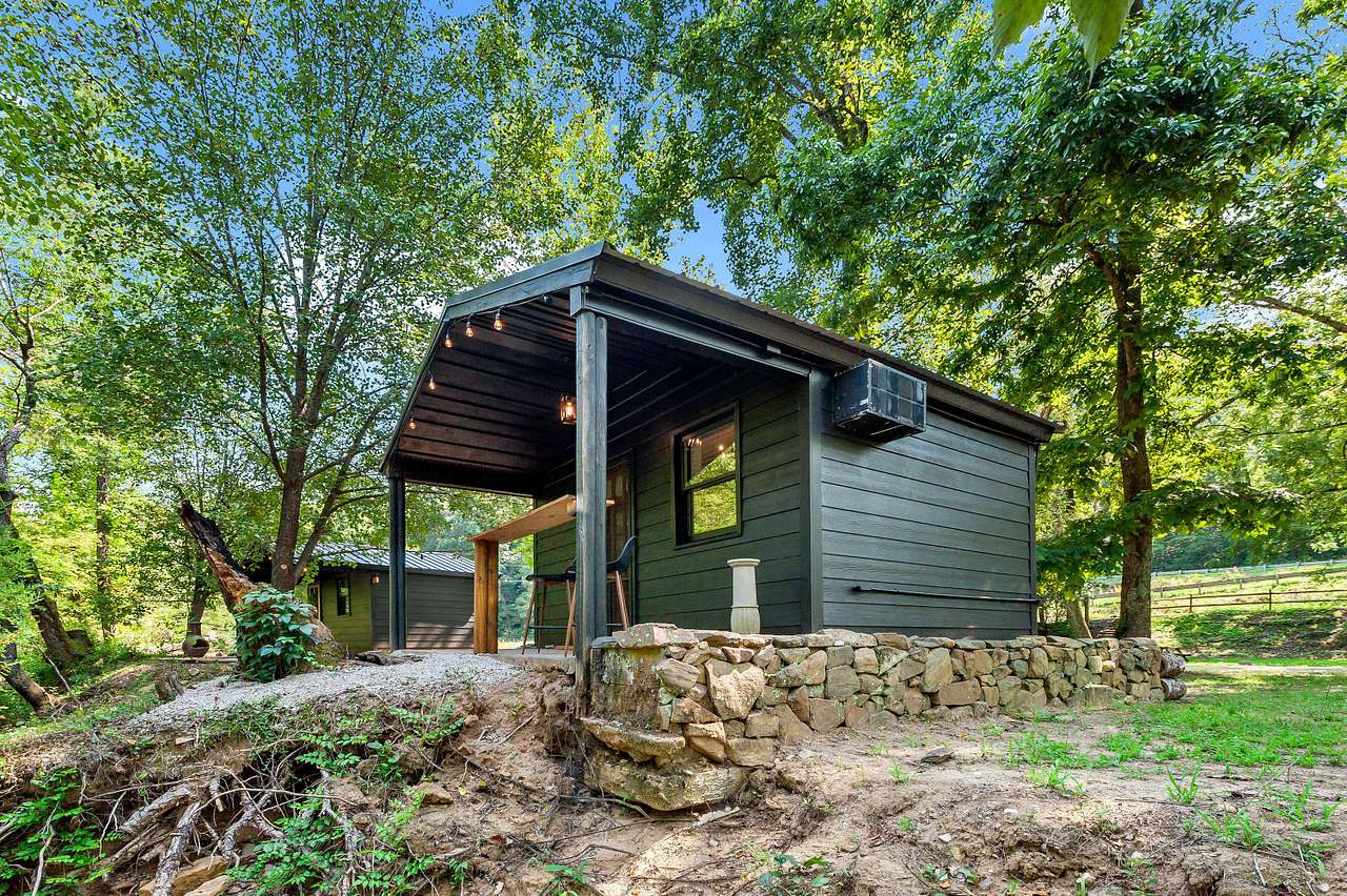 Gold River / camp + cabins