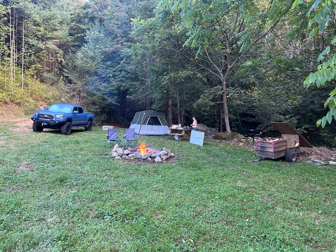 View rigs & rvs photos of Creek side