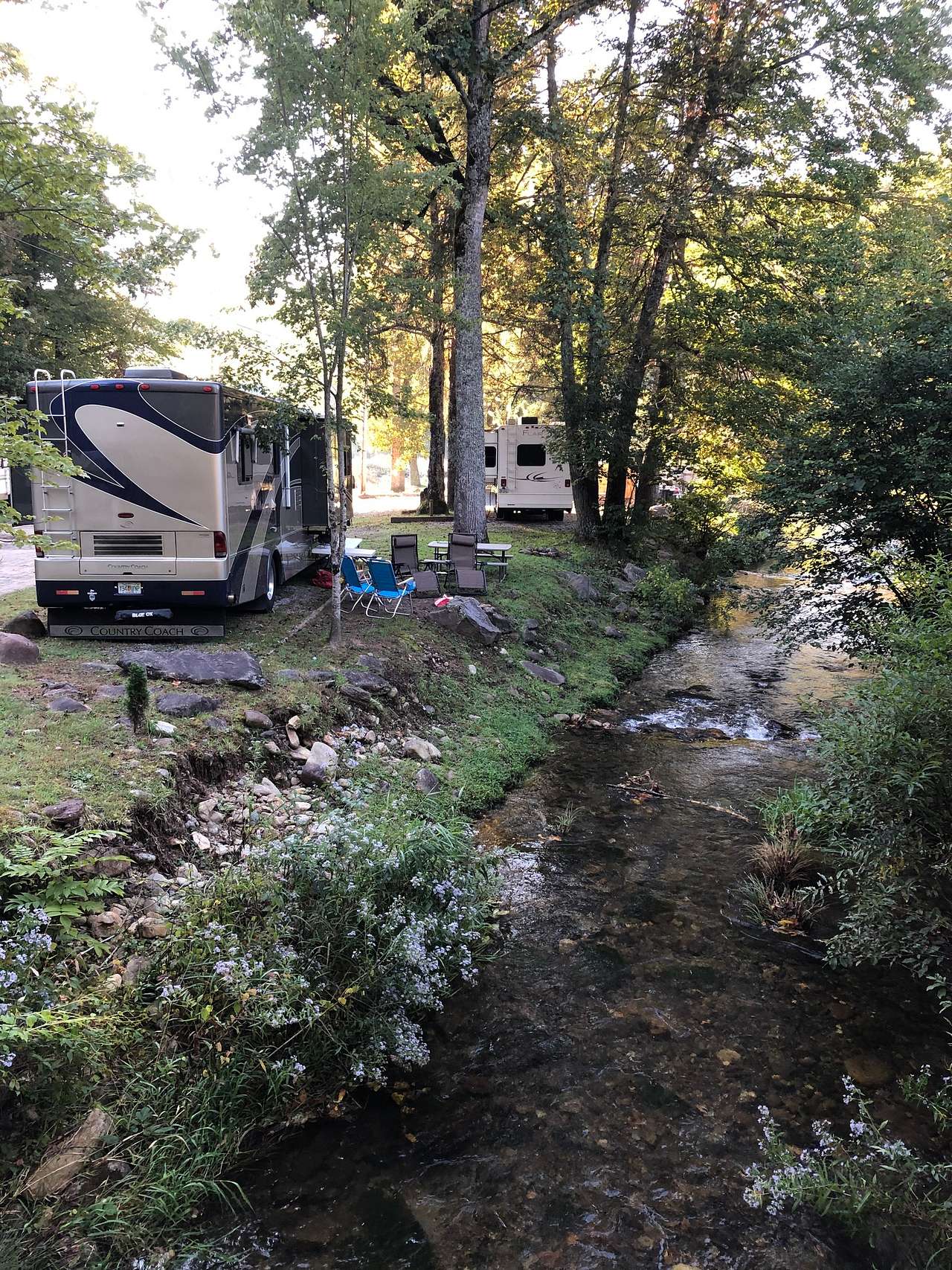 At the Ridge Camp-Riverside Escapes