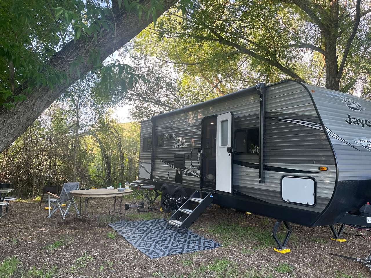 View rigs & rvs photos of RIVER BEND CAMP GROUND