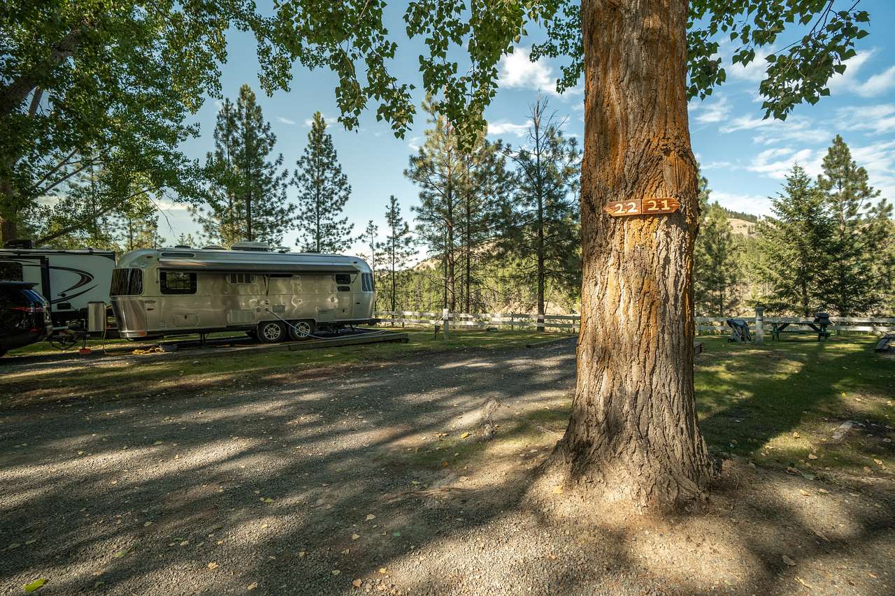 View rigs & rvs photos of Columbia Point Resort
