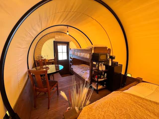 Sunset Hills Bison Ranch & Lodging
