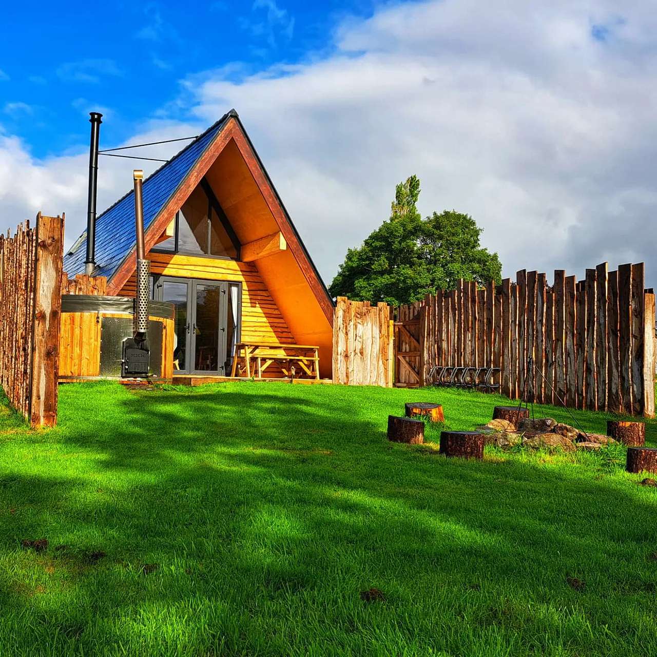 Ty Famau Geo Lodges