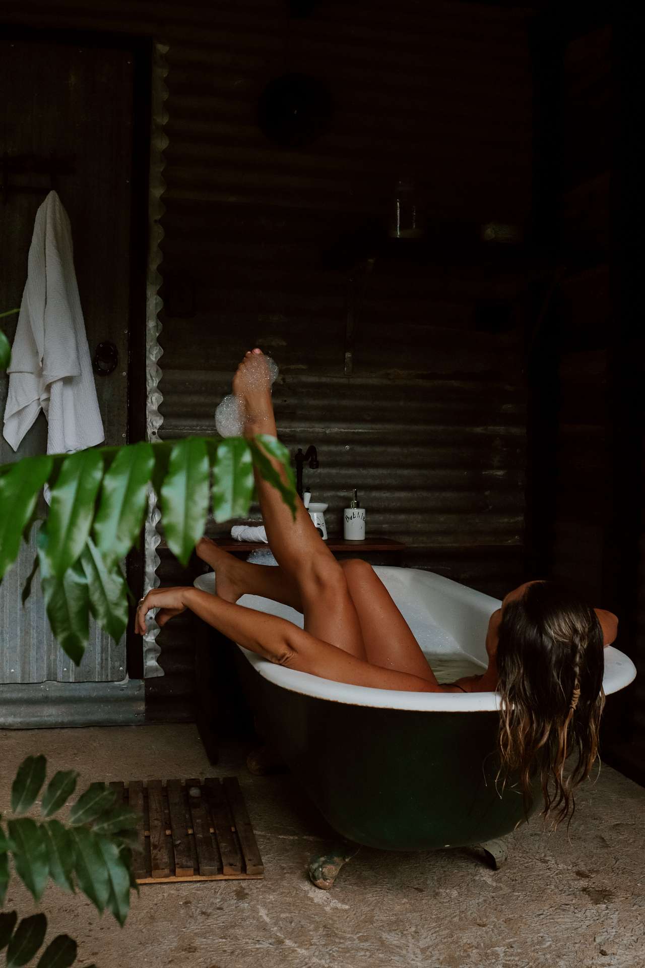 Outdoor tub