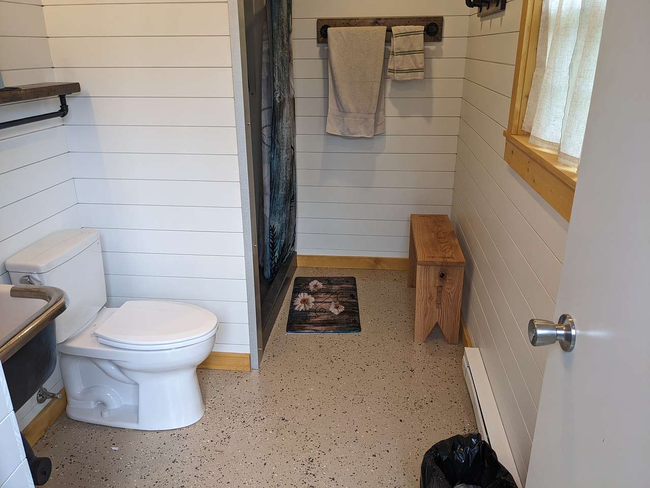 View amenities photos of Greener Acres
