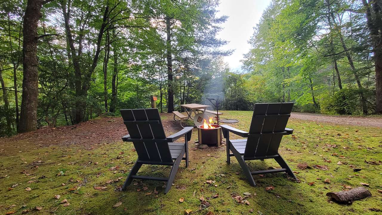 Private, primitive site
Budget friendly
Near the very clean bathhouse