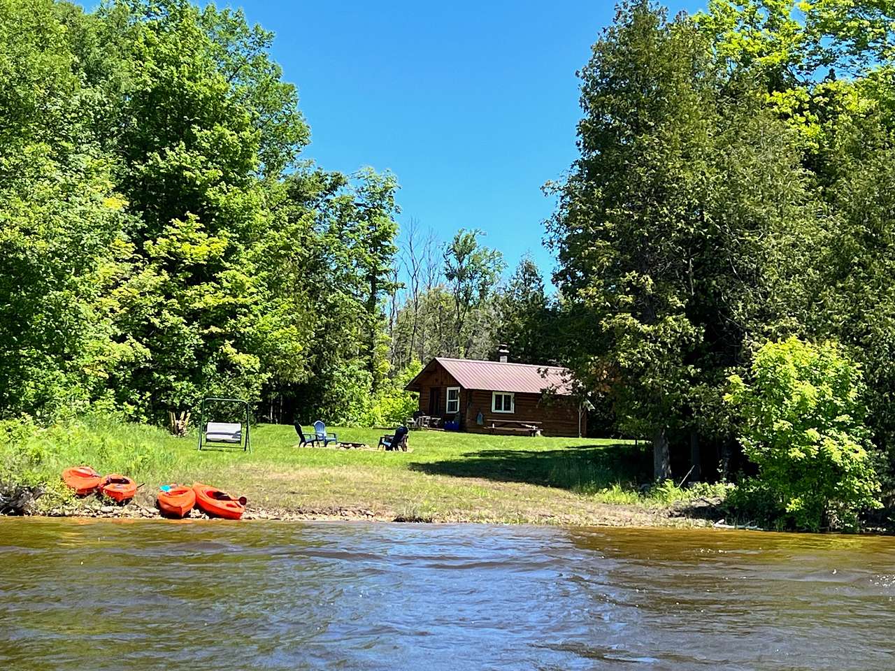 Cabin/Campers on Lake