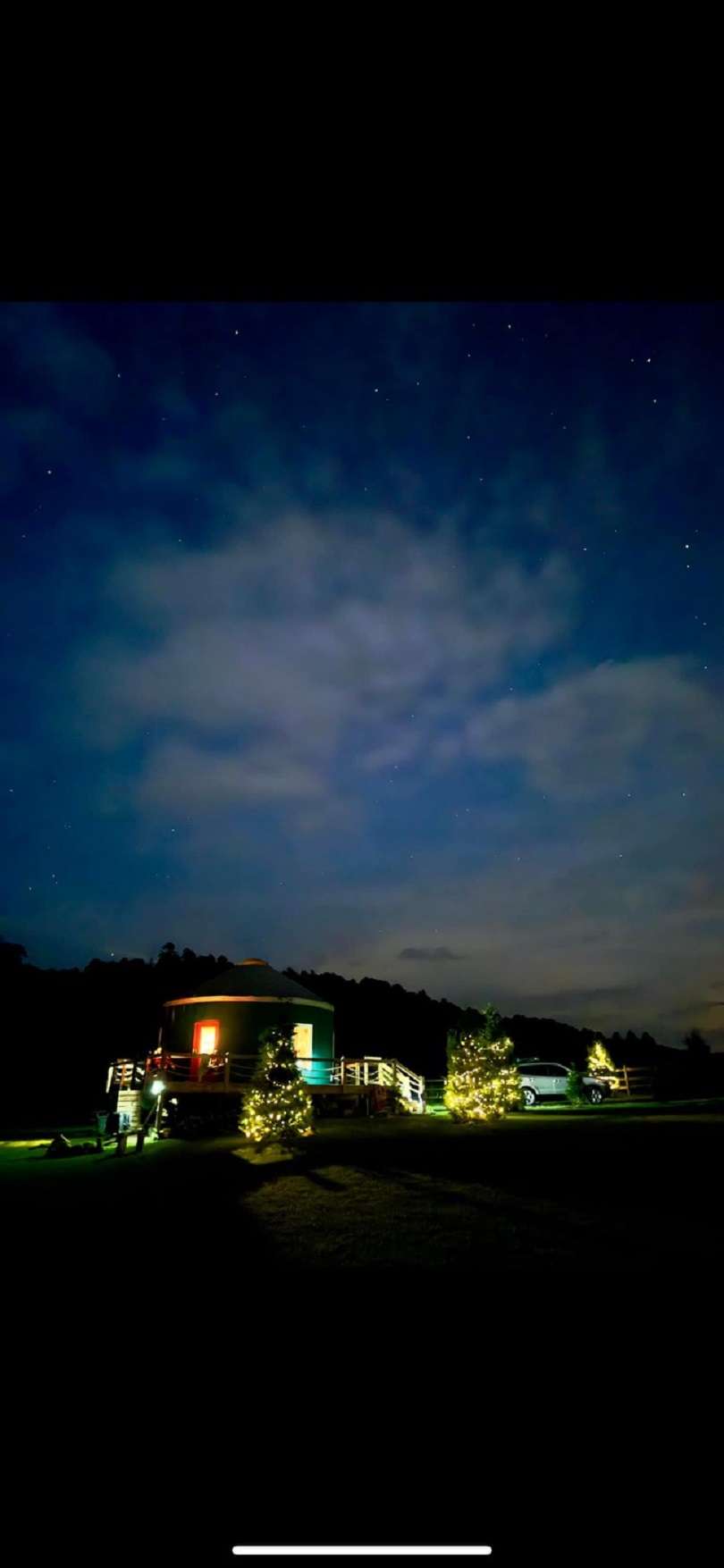 Magical Riverside Yurt w/hot tub
