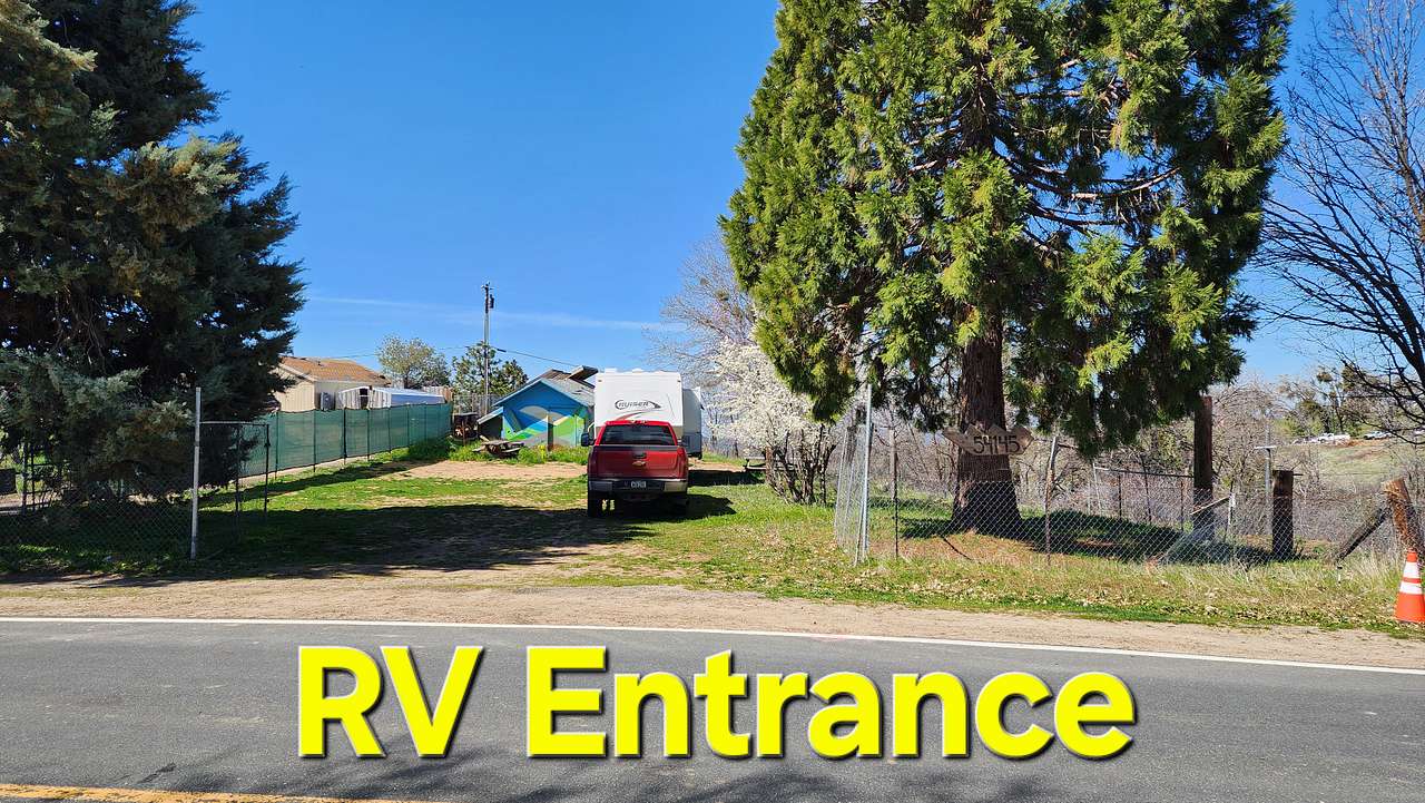 View rigs & rvs photos of Sequoia Mountain Farms
