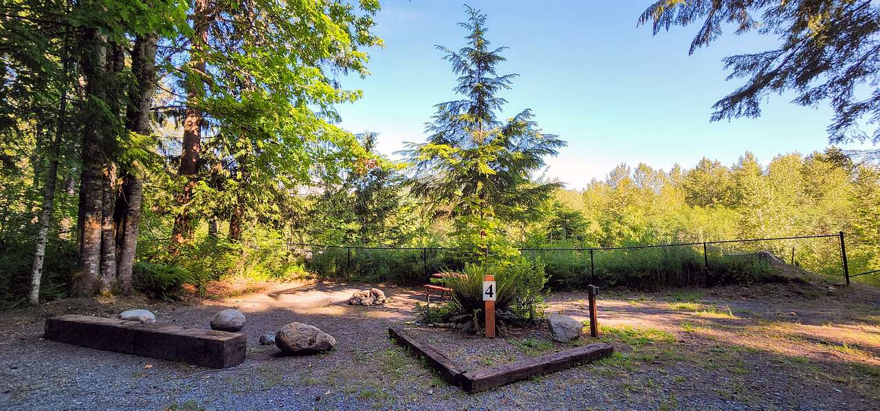 Riverside Camping Near Mt Rainier
