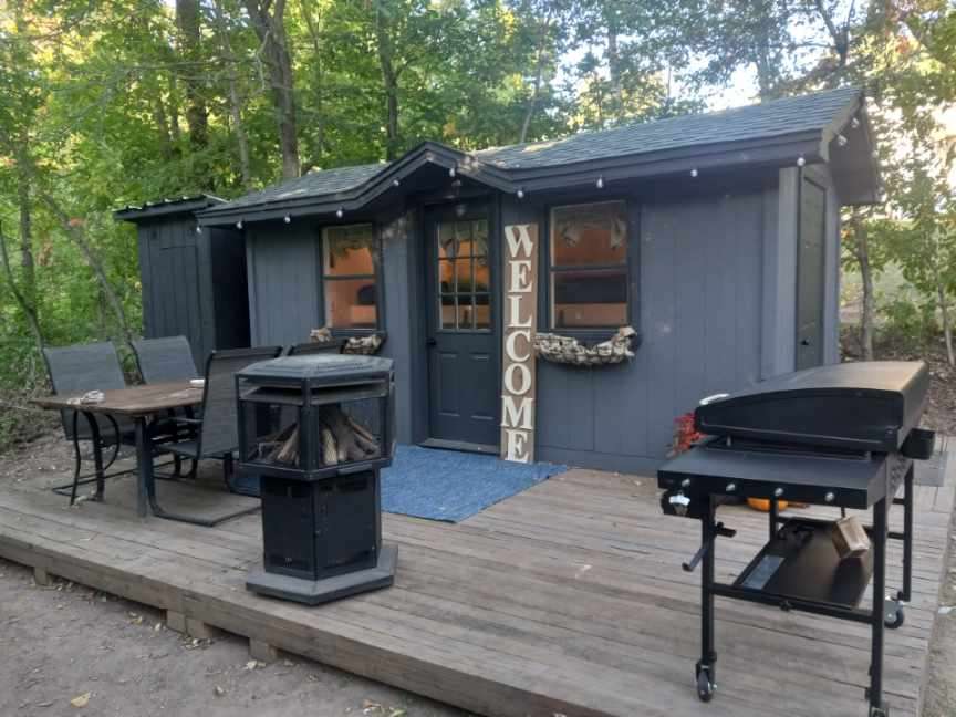 The Hamlet Lake Homestead