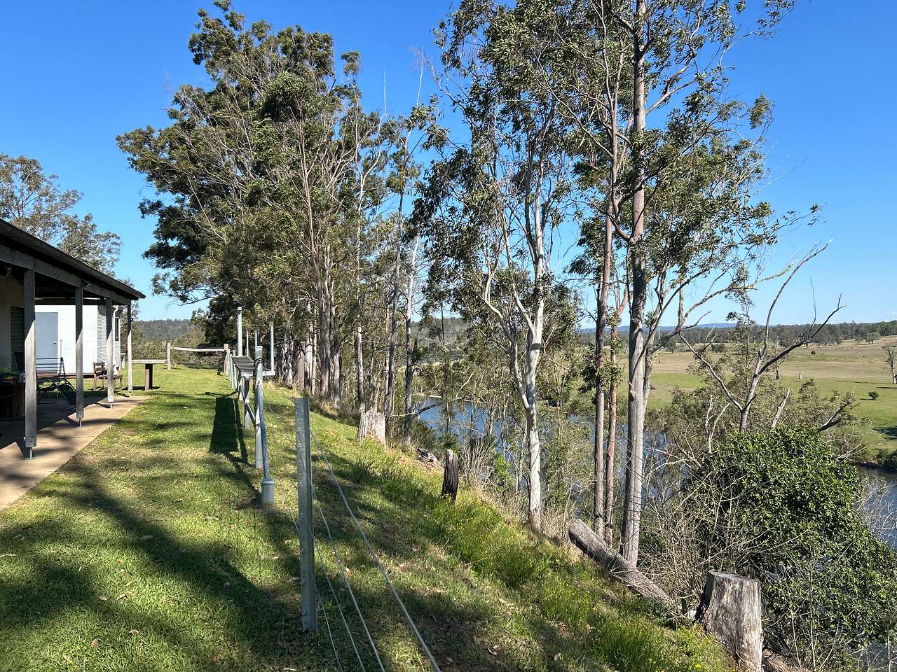 ‘The Hut’ on the Clarence (4WD)