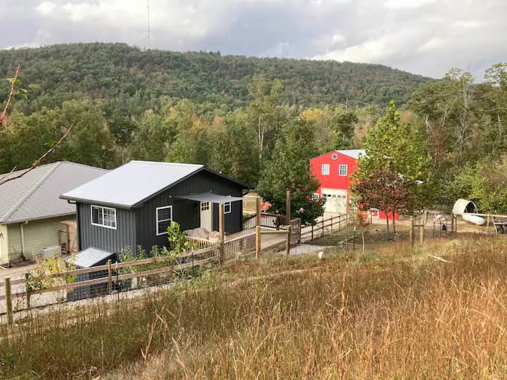 Kelly Hollow Farm Stays