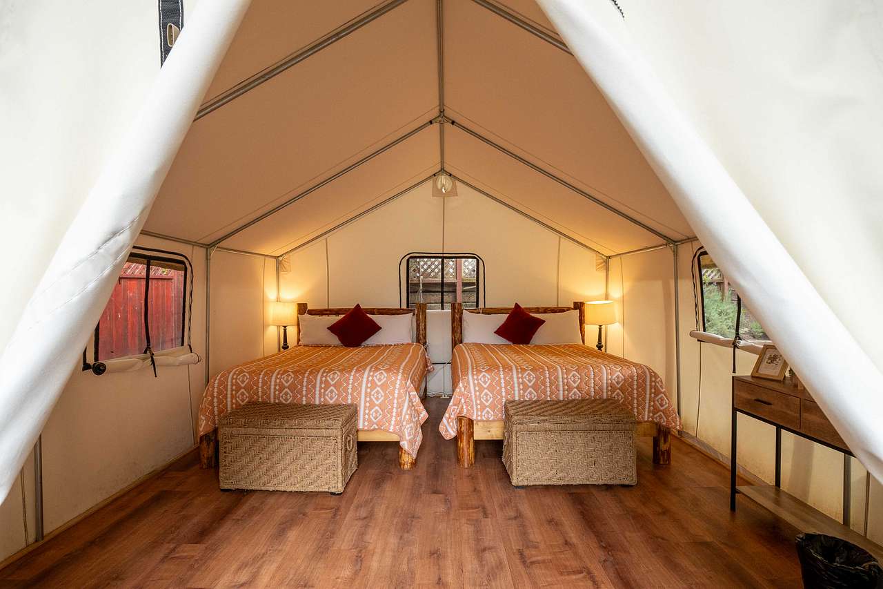 Luxury Tent 44D