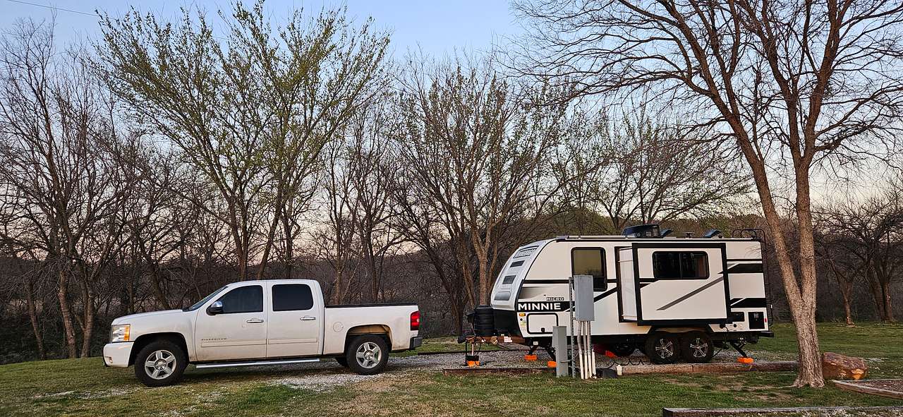 Creekside Brazos Rock Camp & Kayak