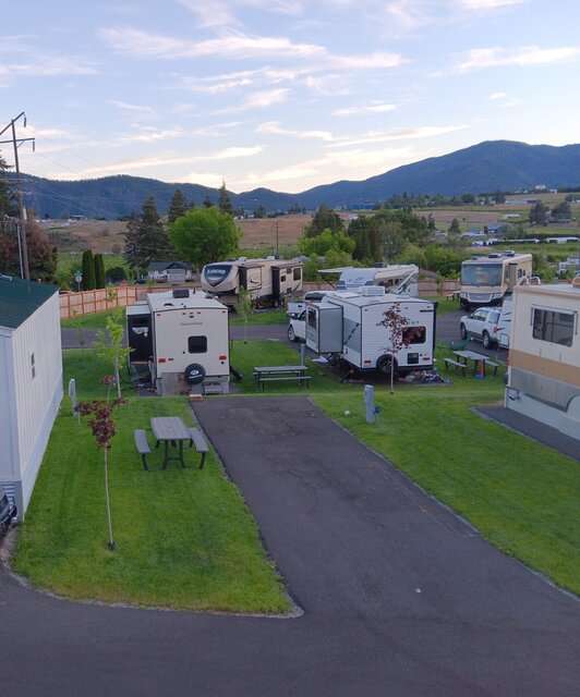 Four Lakes RV Park