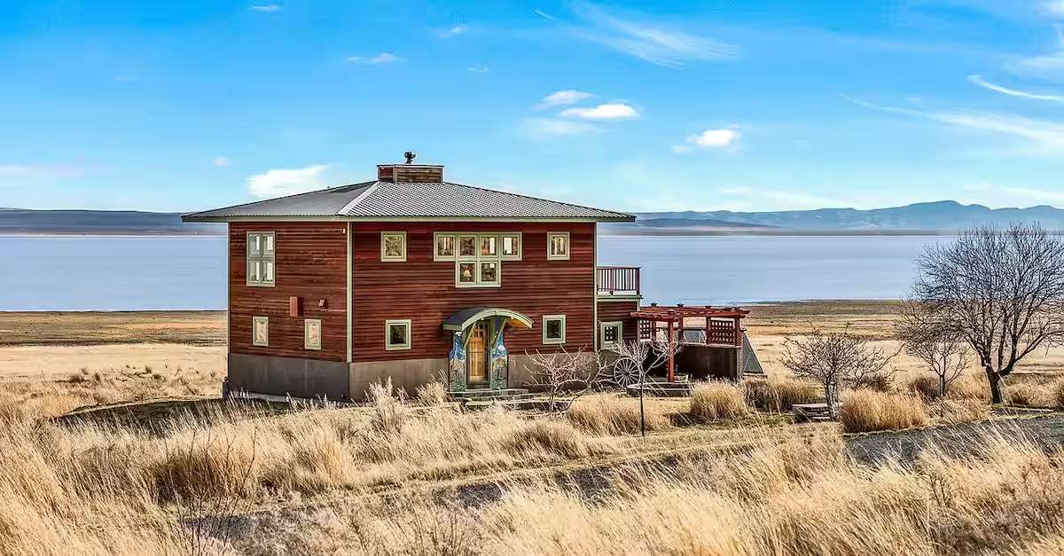 Summer Lake Lookout Oregon Outback