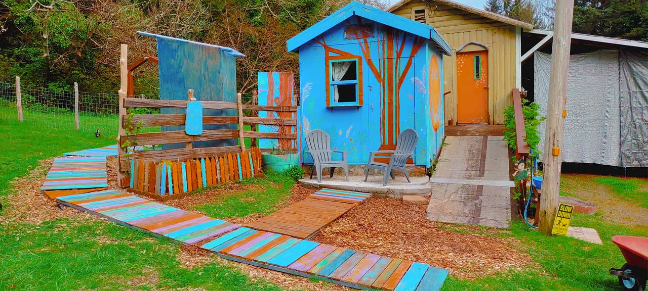 Woods, Waves & Wags/Hipcamp