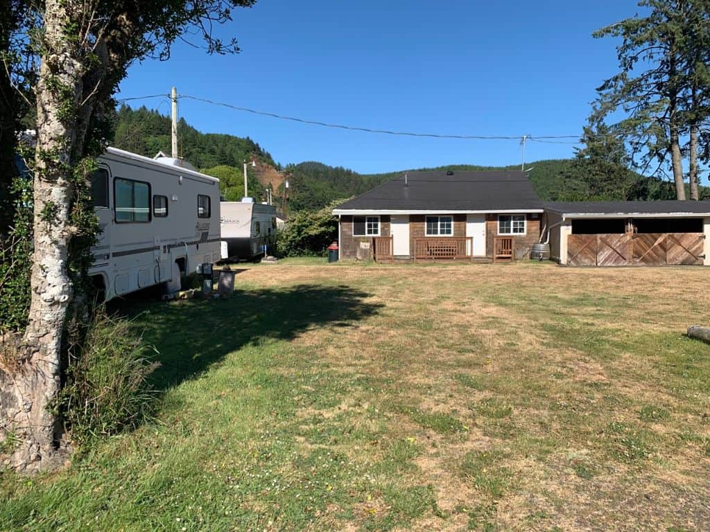 RV Site with Full Hookup (30AMP) (1)