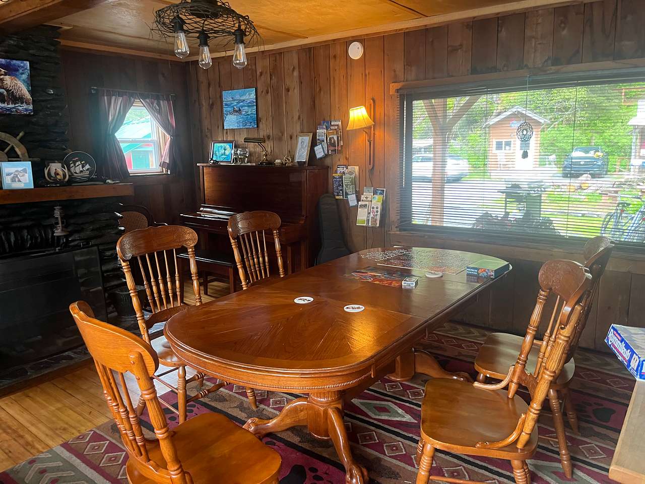 Nauti Otter Inn and Yurt Village