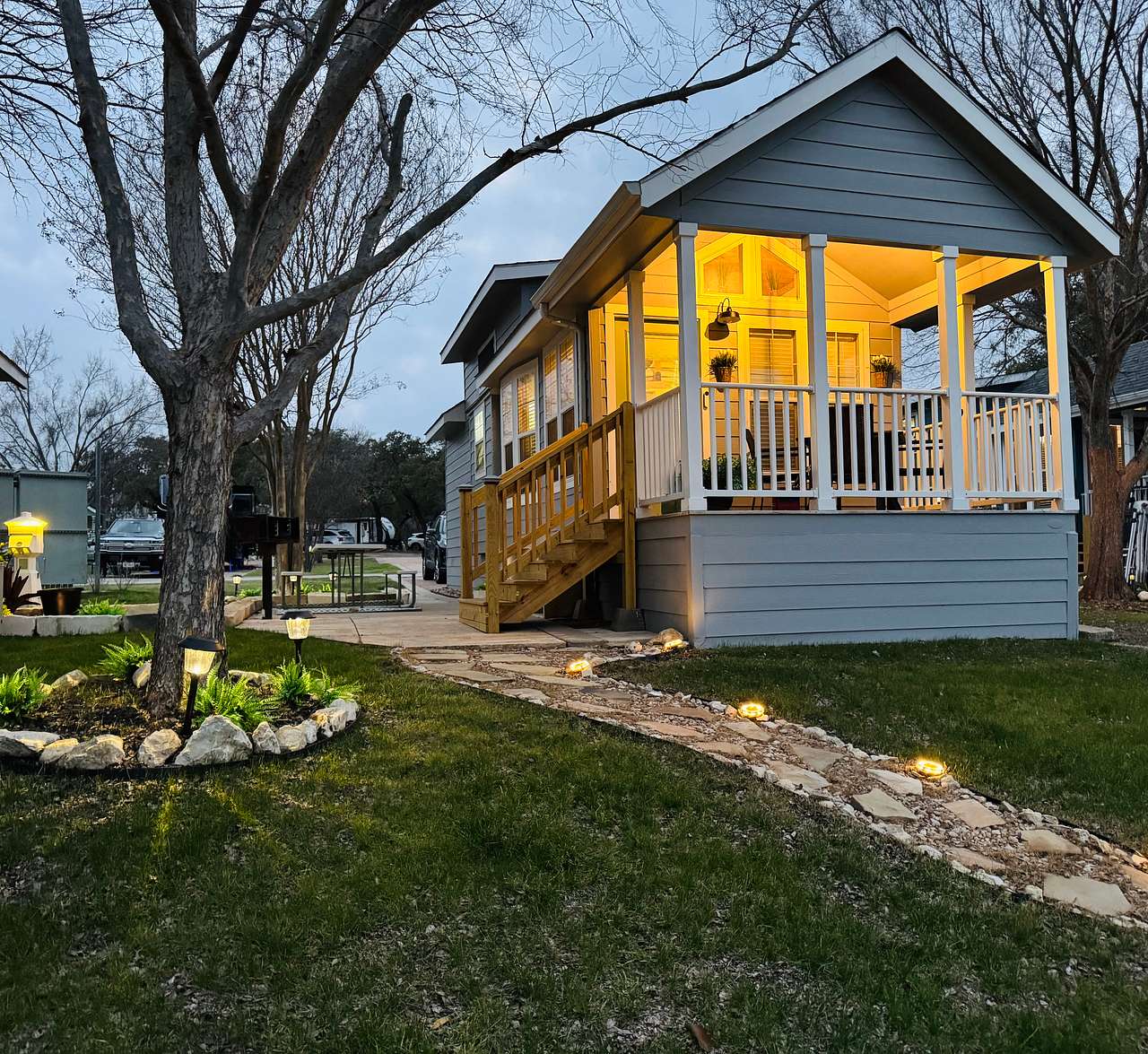 Luxe tiny cabin Lake Travis
