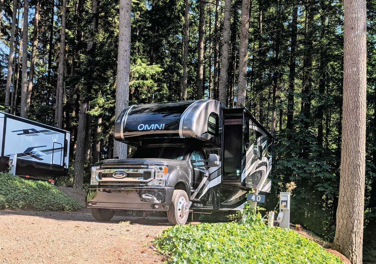 Deluxe Full Hookup RV Site
