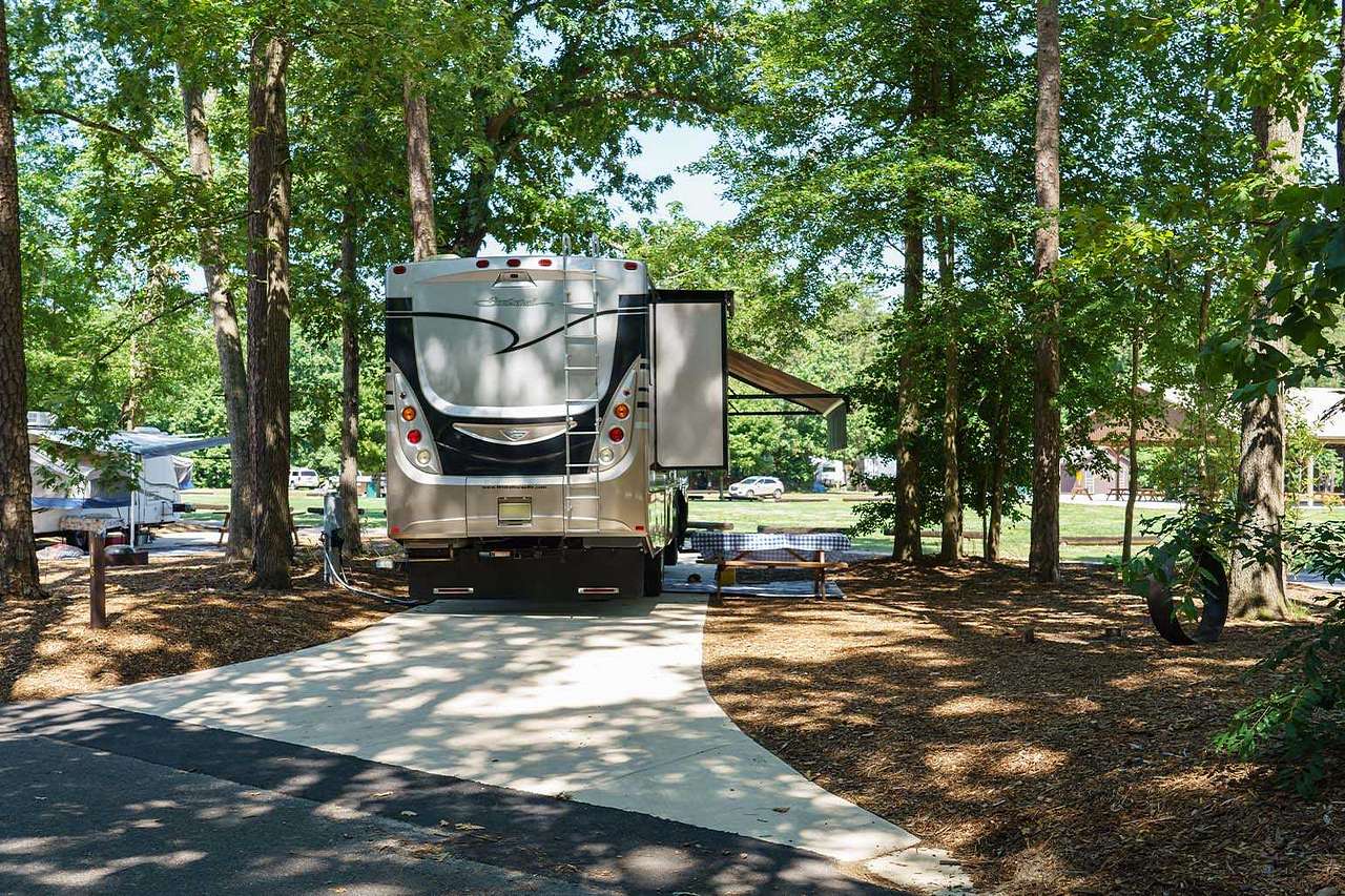 Red Carpet Pull-Thru RV Site