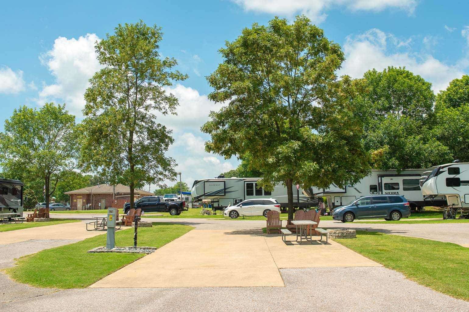 Red Carpet Pull-Thru RV Site