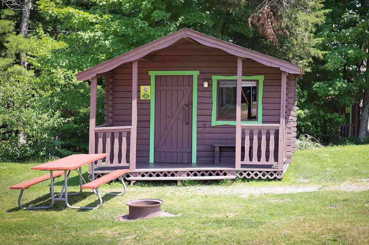 Rustic Cabin, 2 Room