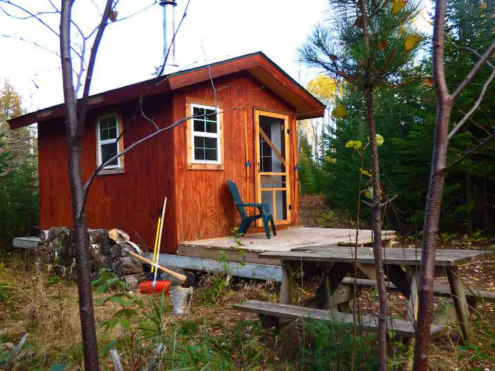 Bally Creek Cabins - off grid!