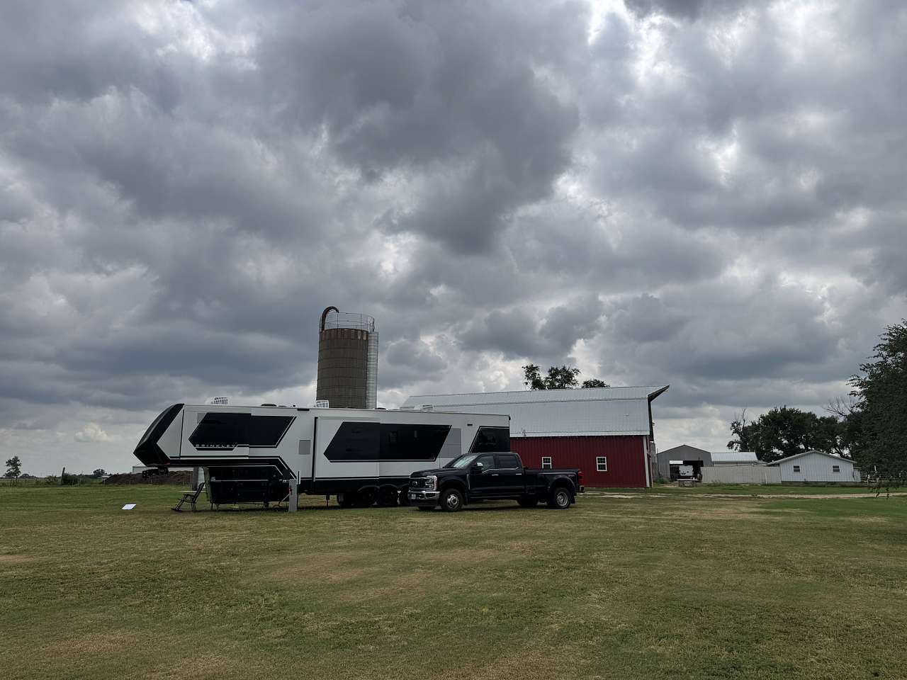 So much privacy and plenty of room for our 45' toy hauler