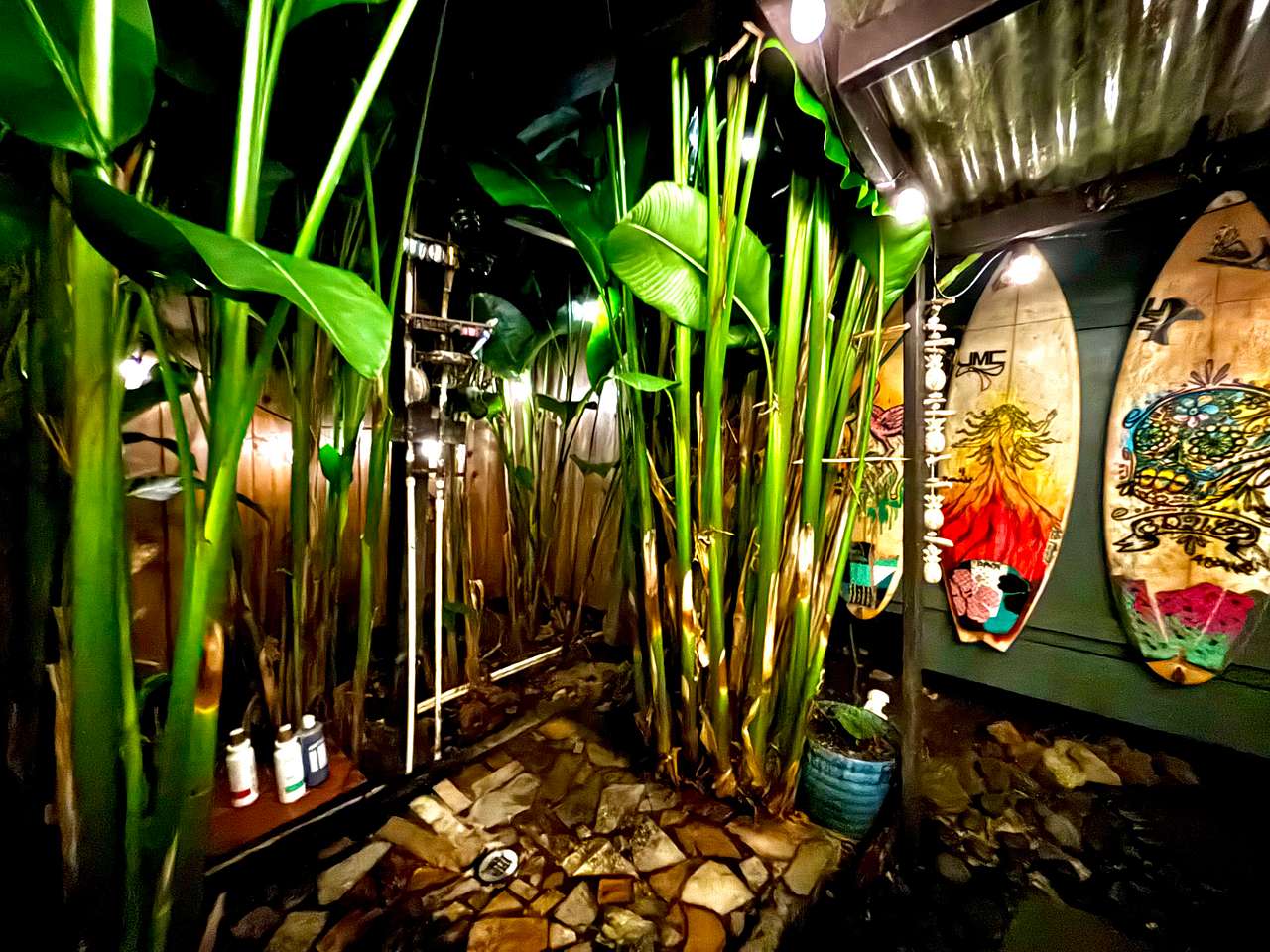 Outdoor bathroom is a vacation dream!