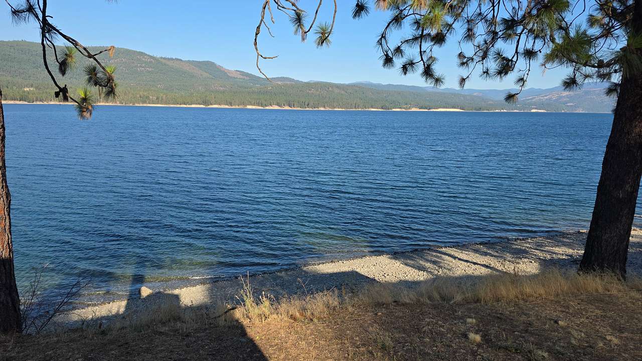 Beautiful view of the lake right from the front porch