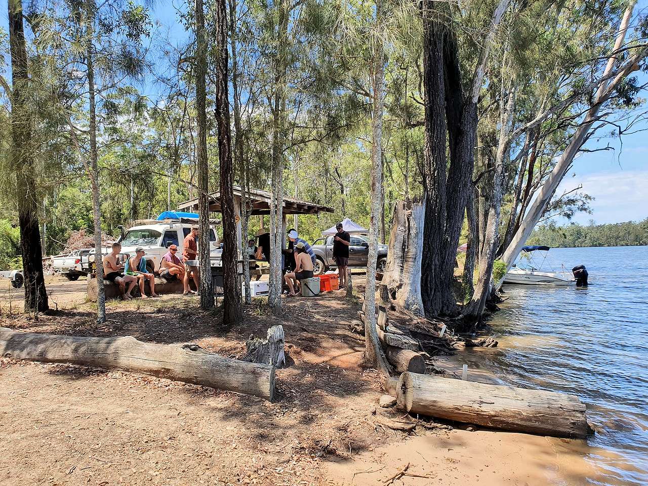 Minimbah Fishing Lodge River Camp