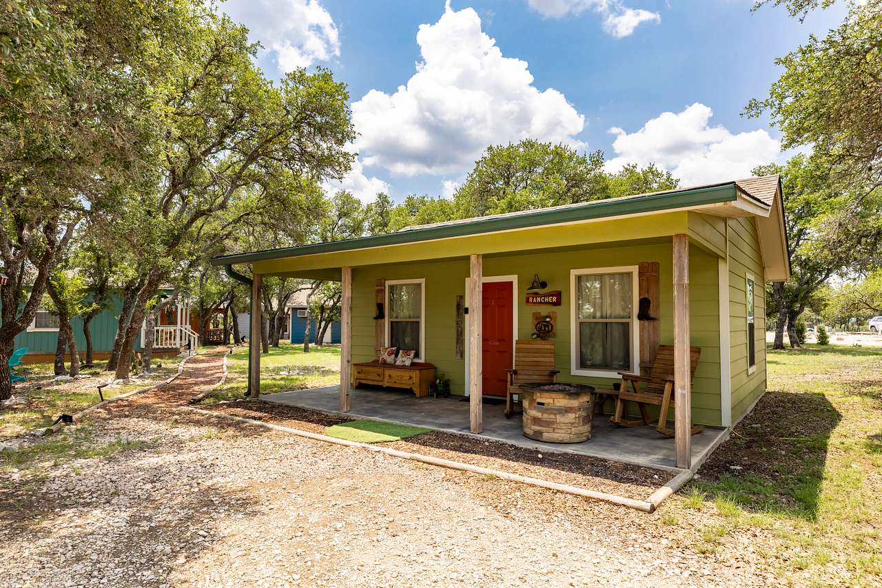 Cowboys & Angels Venue, Cabins & RV