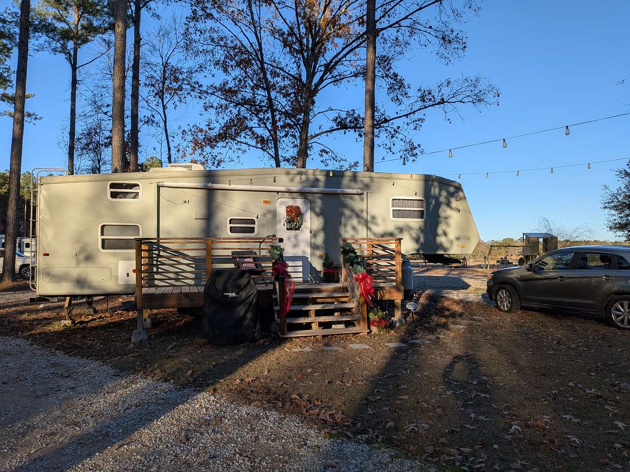 Camp at The Farm - Outside Inn