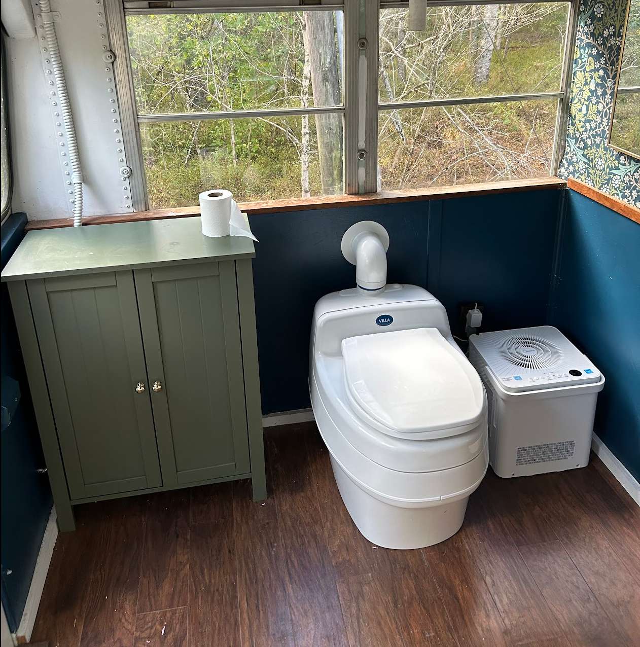 View amenities photos of Sewanee Nimbus Skoolie