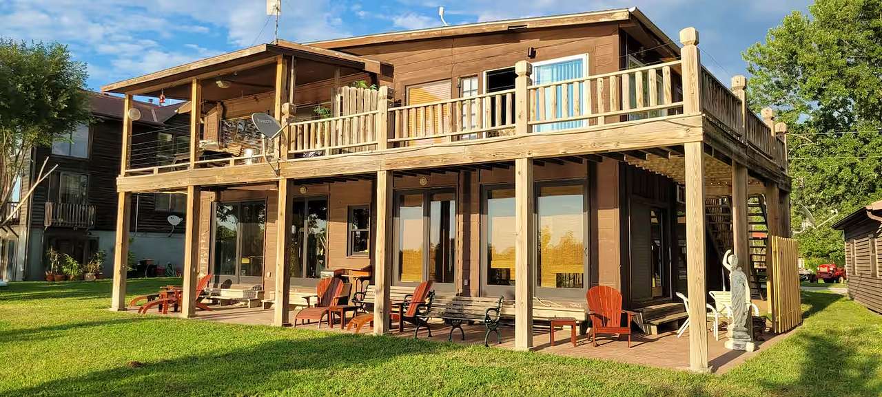 Quaint and Peaceful Waterfront Stays