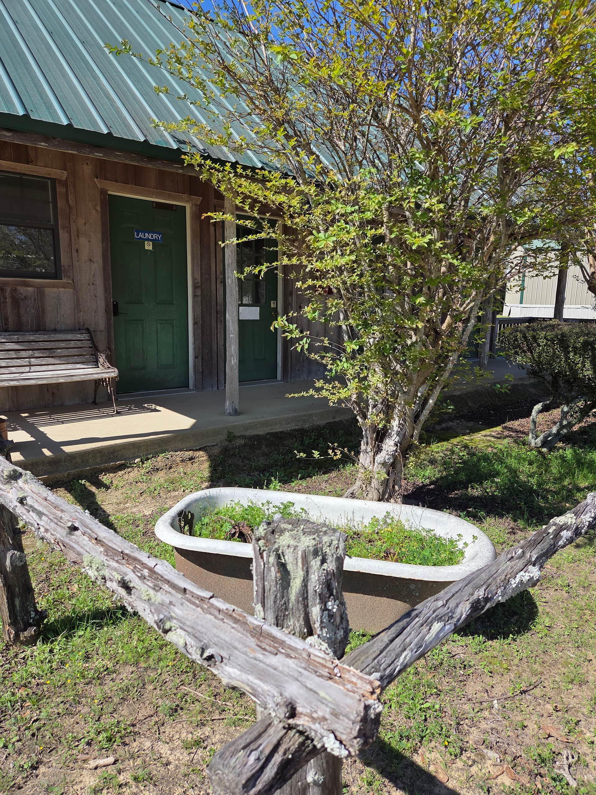 Whispering Creek Lodging & RV Resort