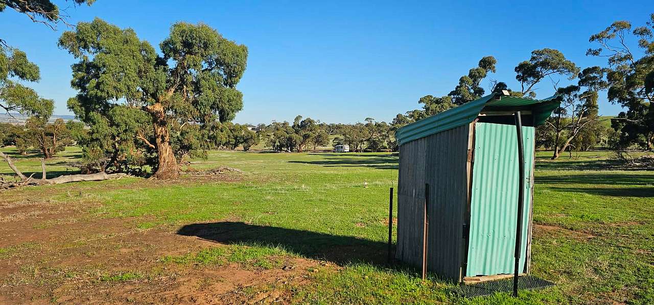 View amenities photos of Edgehill Farm Stays Riverton