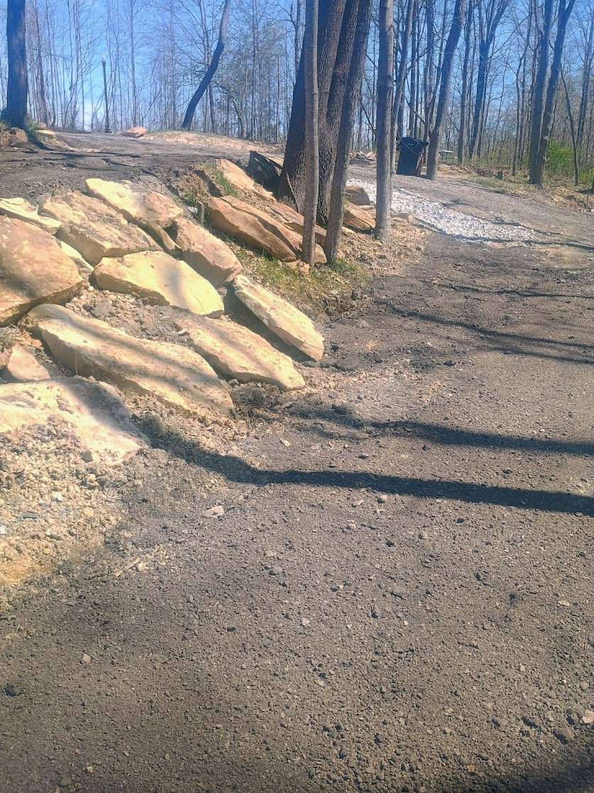 campsite Bigfoot Pathway Upper and lower levels (2WD) vehicles park only on top level. For bottom level parking with towed vehicles 4 wheel drive (4WD