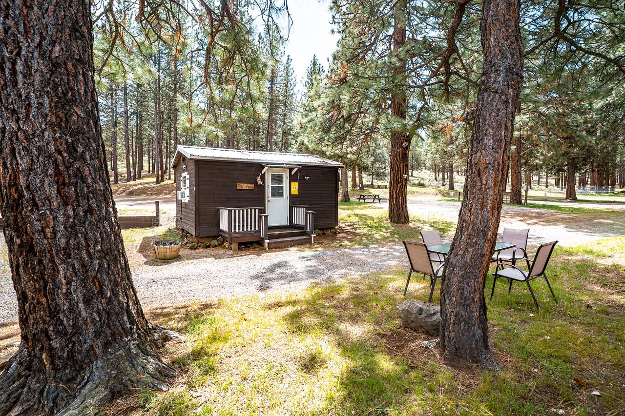 Hawk's Nest RV & Cabin Park