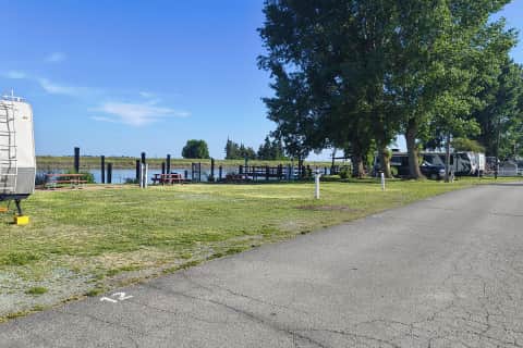 Unhitched Snug Harbor RV Park & Marina
