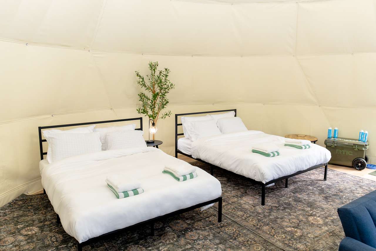 Two queen sized beds