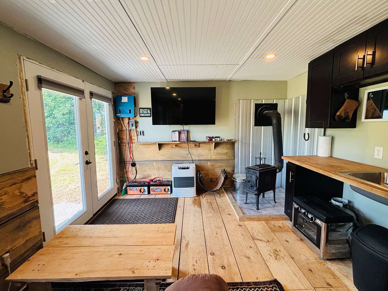 Off Grid Rustic Cabin Retreat