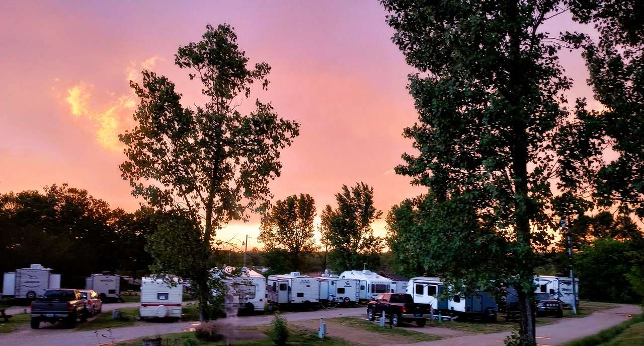 View rigs & rvs photos of Lamplight RV Park